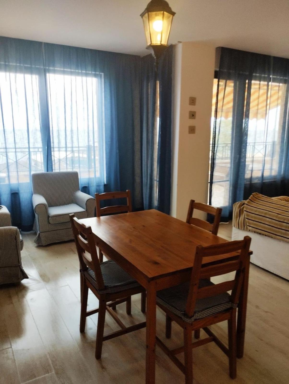 Golden Sands Rentals Apartments Bagian luar foto
