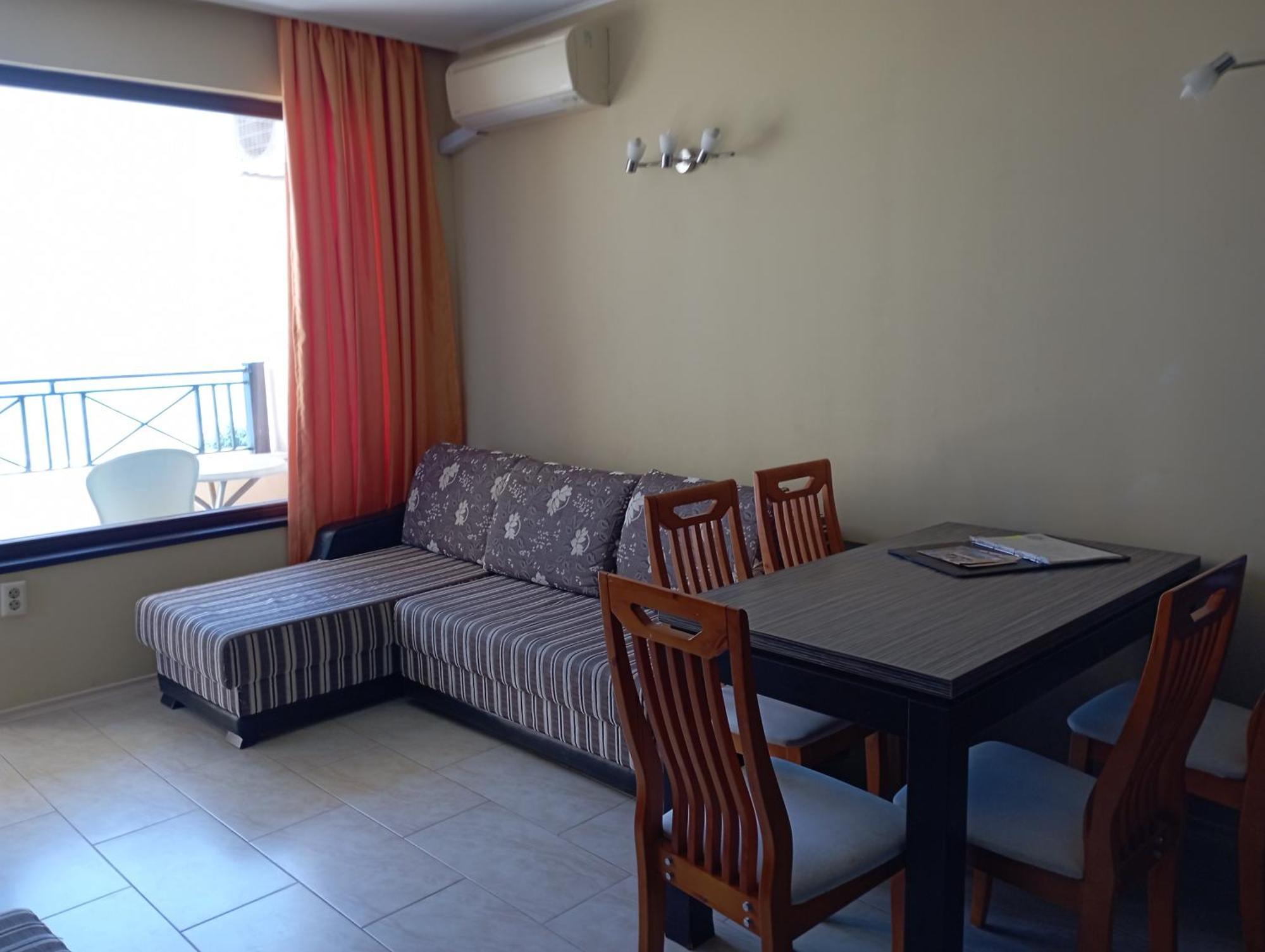 Golden Sands Rentals Apartments Bagian luar foto