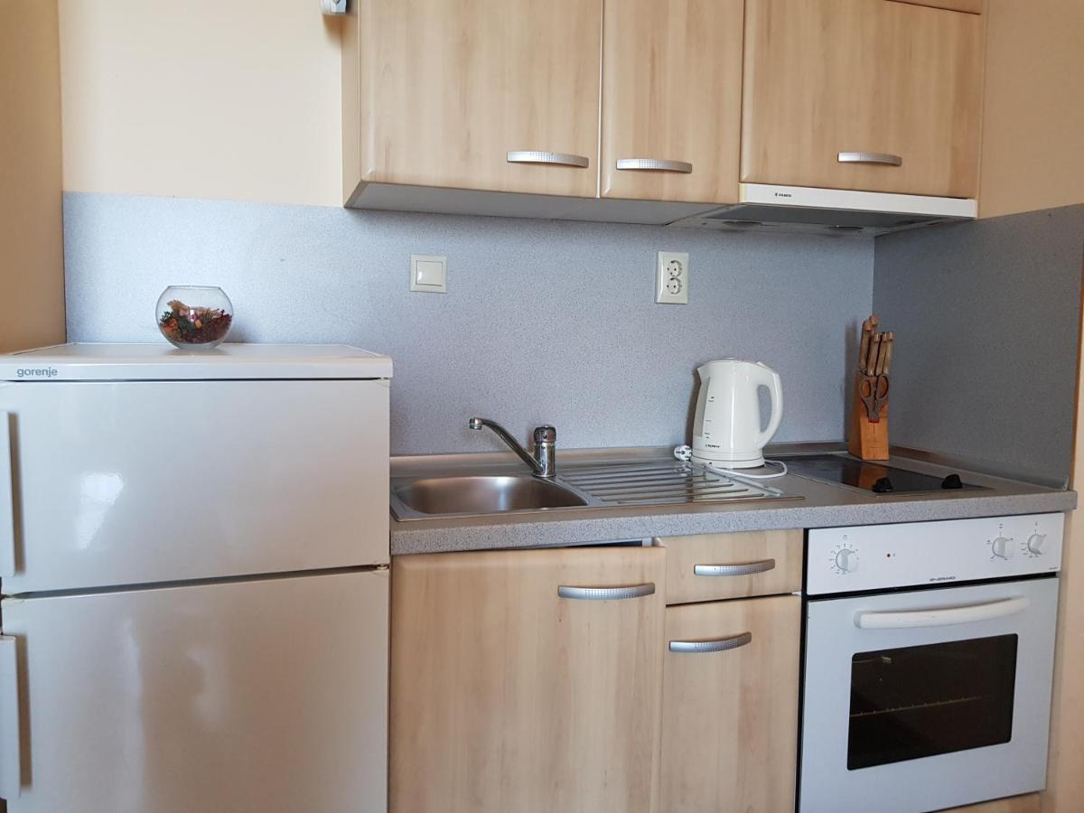 Golden Sands Rentals Apartments Bagian luar foto